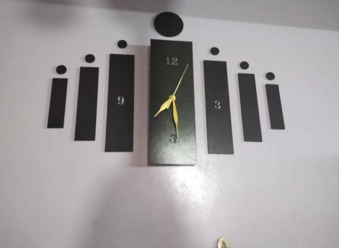 Nordic Wall Clock – Modern Silent Decorative Clock for Home & Office